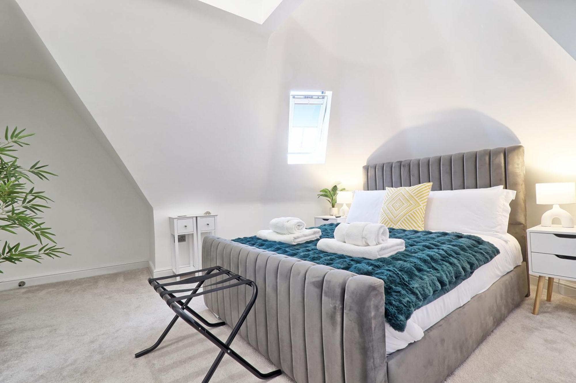 Writtle Massive 4 Bedroom Apartment With Parking In Gorgeous Countryside Location & Short Drive To Chelmsford City Centre Contractors Welcome Exterior foto