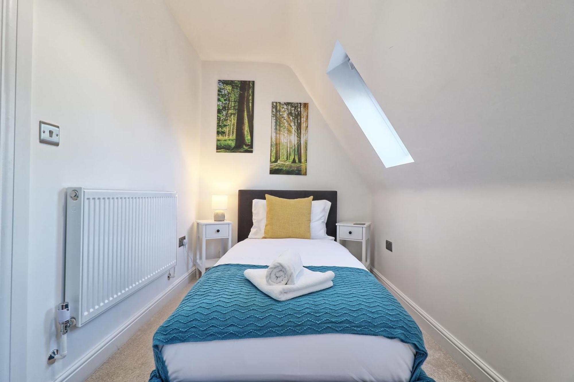 Writtle Massive 4 Bedroom Apartment With Parking In Gorgeous Countryside Location & Short Drive To Chelmsford City Centre Contractors Welcome Exterior foto