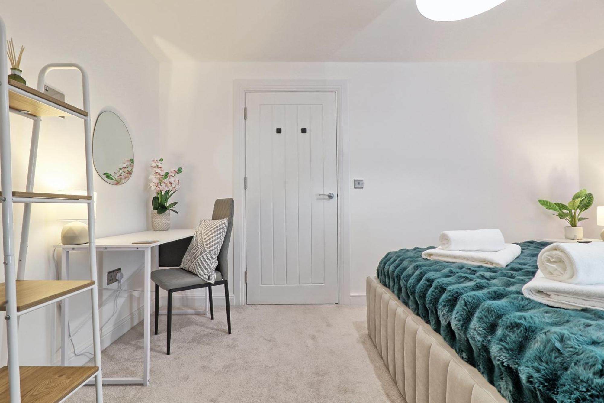 Writtle Massive 4 Bedroom Apartment With Parking In Gorgeous Countryside Location & Short Drive To Chelmsford City Centre Contractors Welcome Exterior foto