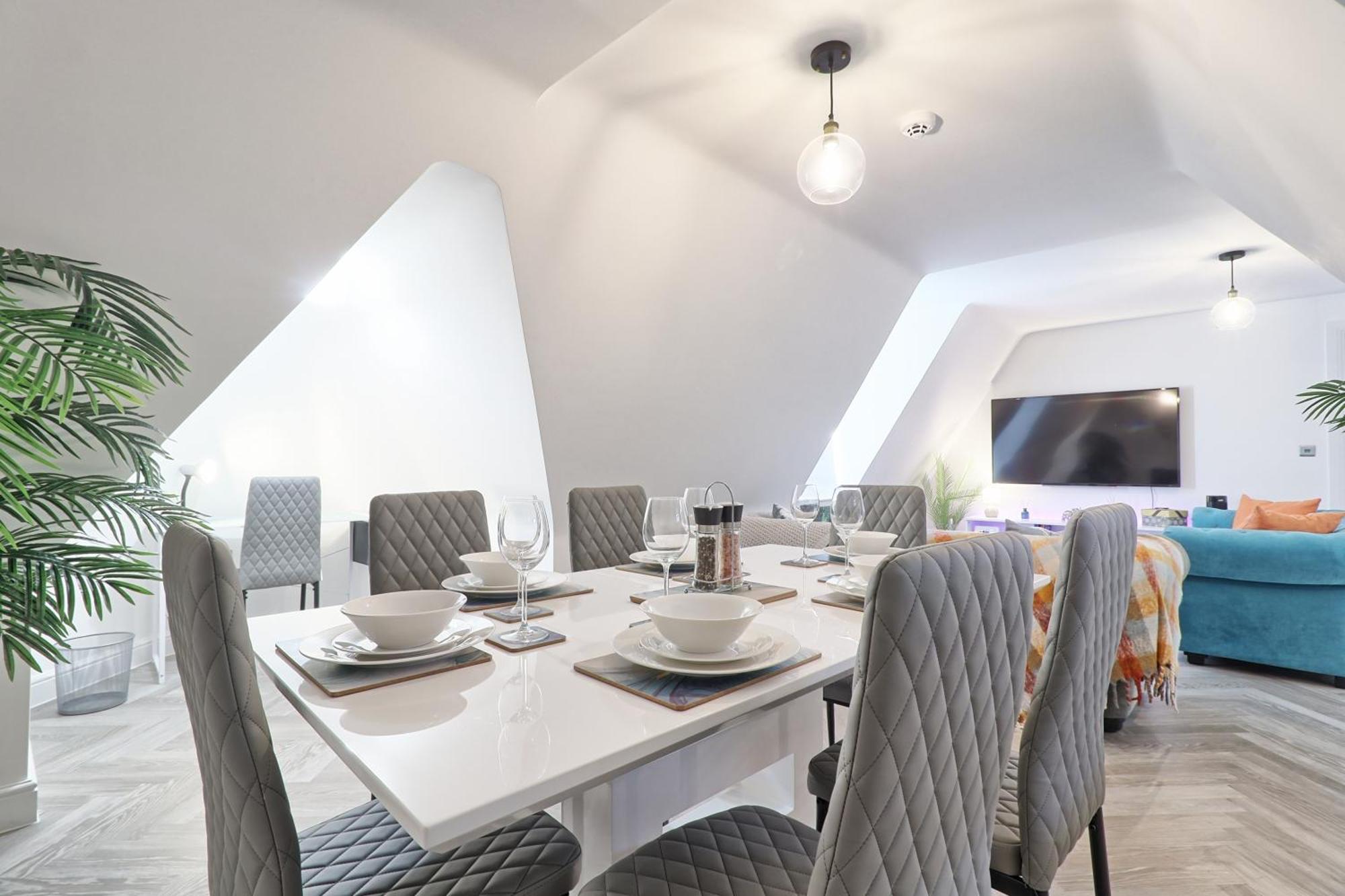 Writtle Massive 4 Bedroom Apartment With Parking In Gorgeous Countryside Location & Short Drive To Chelmsford City Centre Contractors Welcome Exterior foto