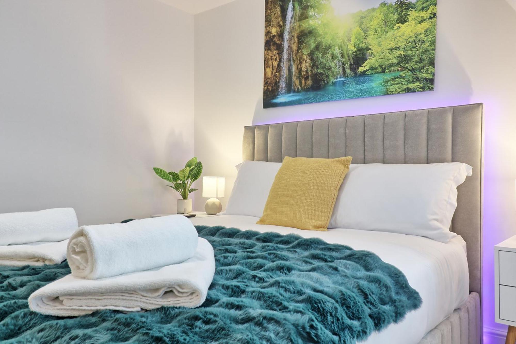 Writtle Massive 4 Bedroom Apartment With Parking In Gorgeous Countryside Location & Short Drive To Chelmsford City Centre Contractors Welcome Exterior foto