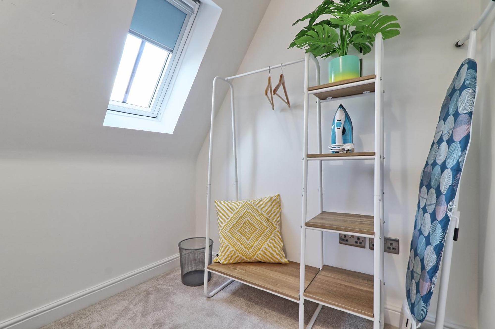 Writtle Massive 4 Bedroom Apartment With Parking In Gorgeous Countryside Location & Short Drive To Chelmsford City Centre Contractors Welcome Exterior foto
