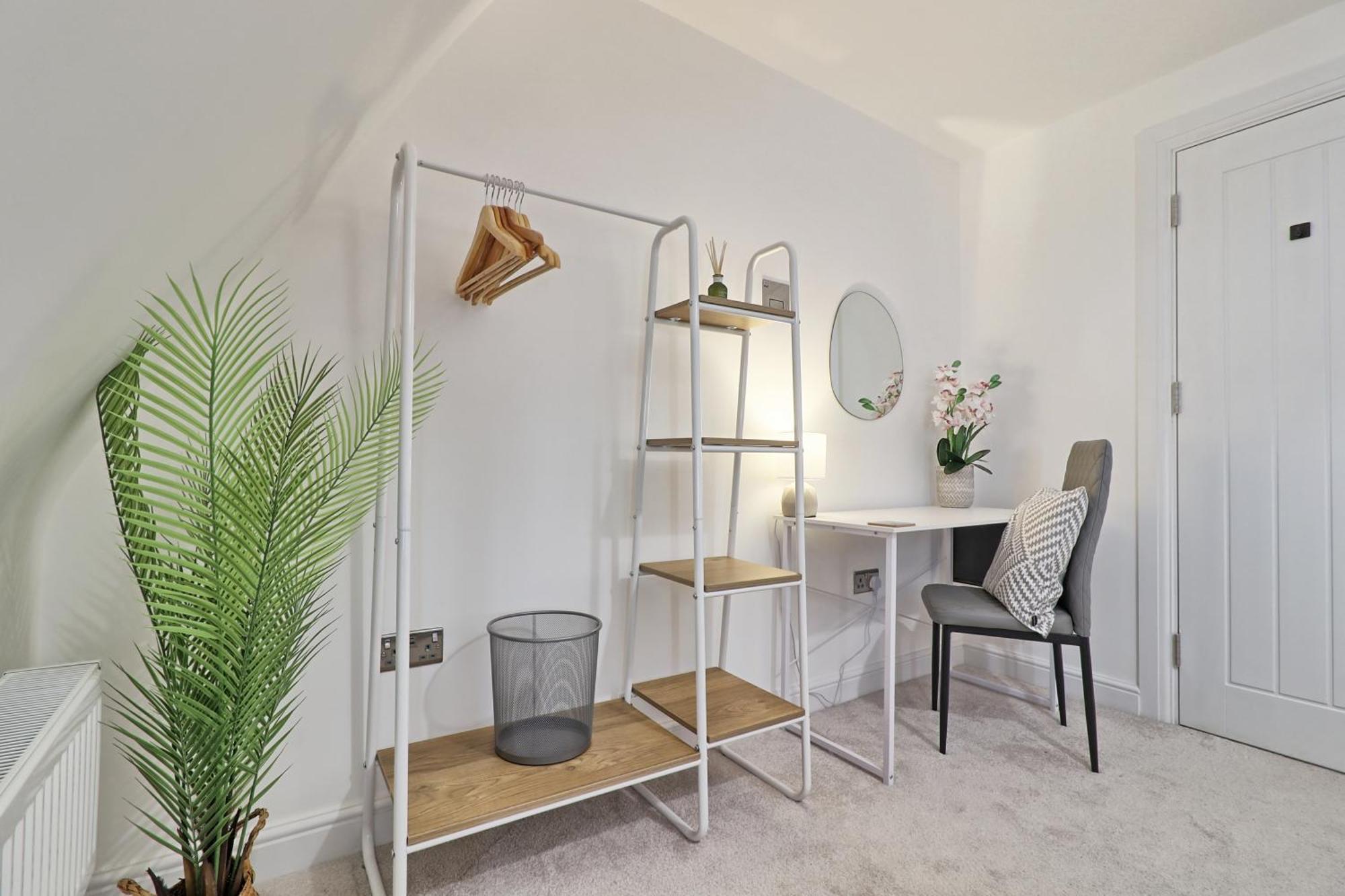 Writtle Massive 4 Bedroom Apartment With Parking In Gorgeous Countryside Location & Short Drive To Chelmsford City Centre Contractors Welcome Exterior foto