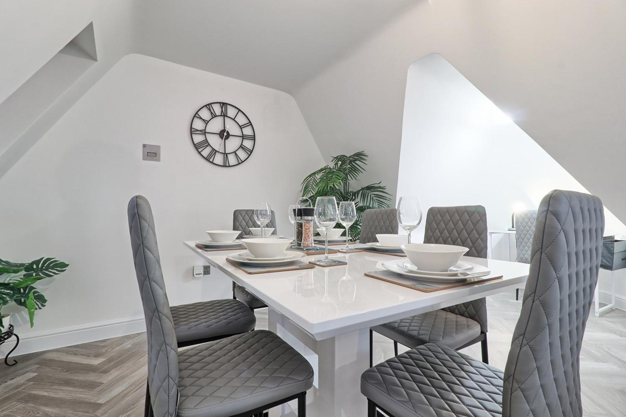 Writtle Massive 4 Bedroom Apartment With Parking In Gorgeous Countryside Location & Short Drive To Chelmsford City Centre Contractors Welcome Exterior foto