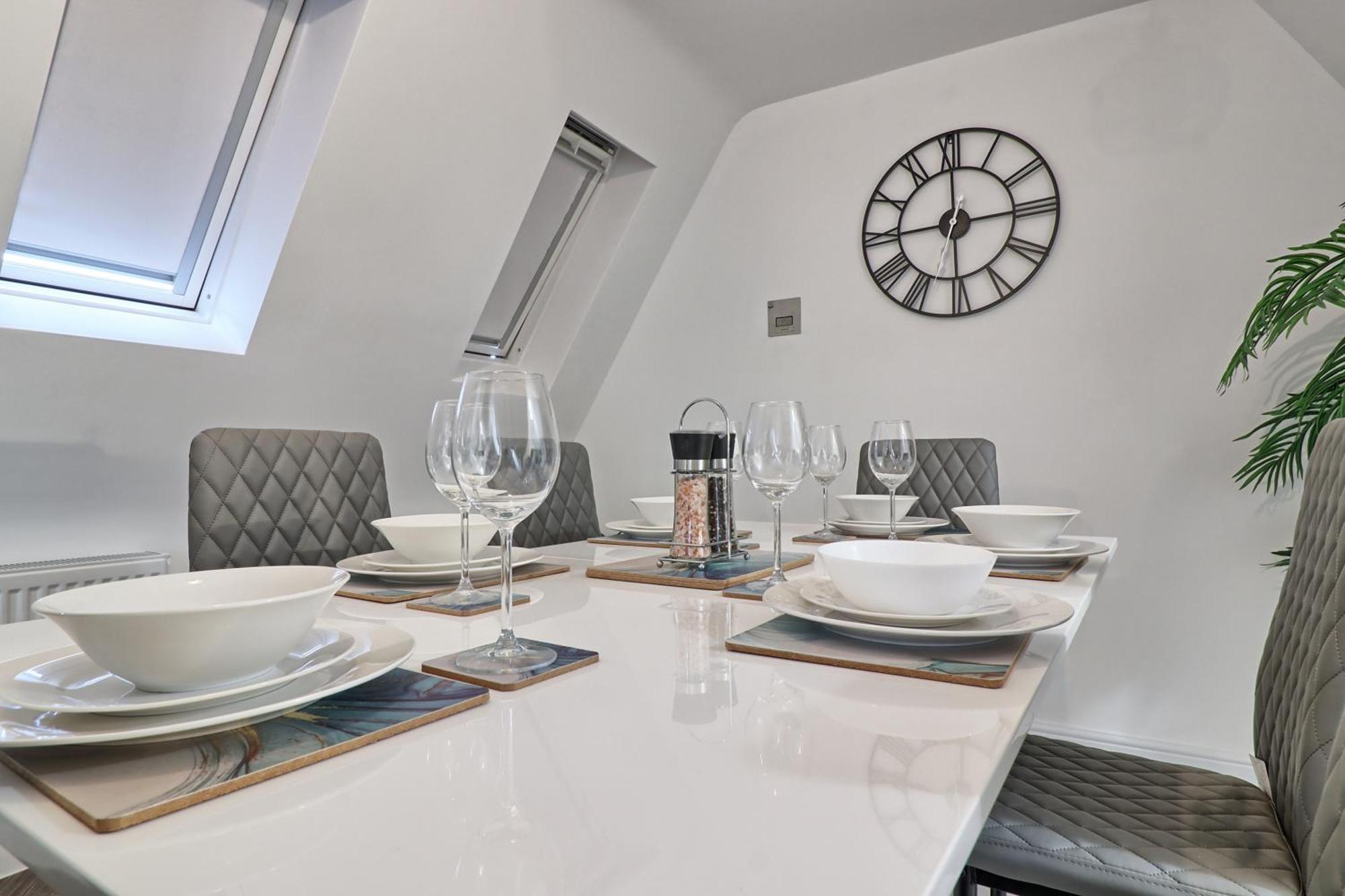 Writtle Massive 4 Bedroom Apartment With Parking In Gorgeous Countryside Location & Short Drive To Chelmsford City Centre Contractors Welcome Exterior foto